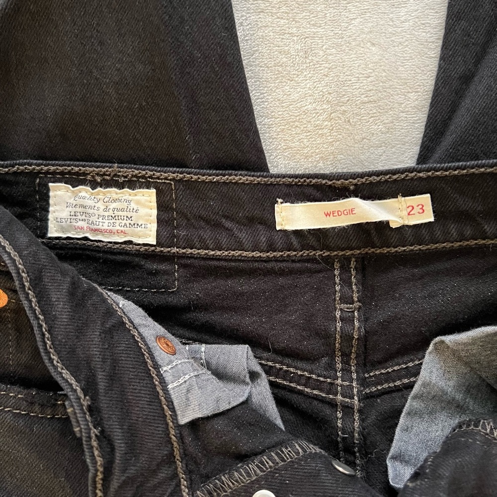 Levi’s Wedgie Black Jeans